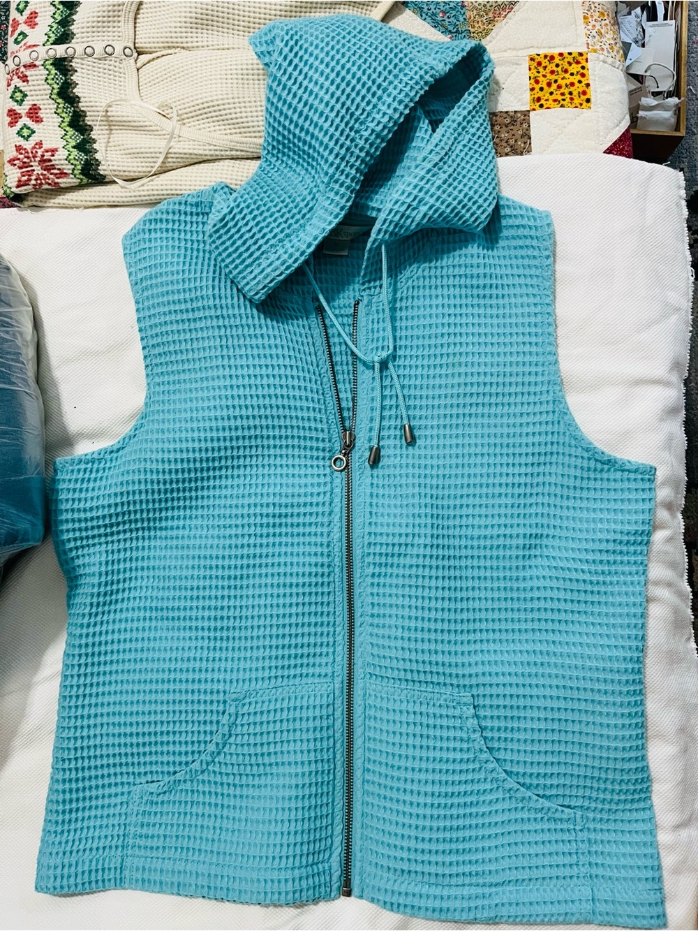 NWOT Women’s Hooded Waffle-Knit Zip Vest — Turquoise